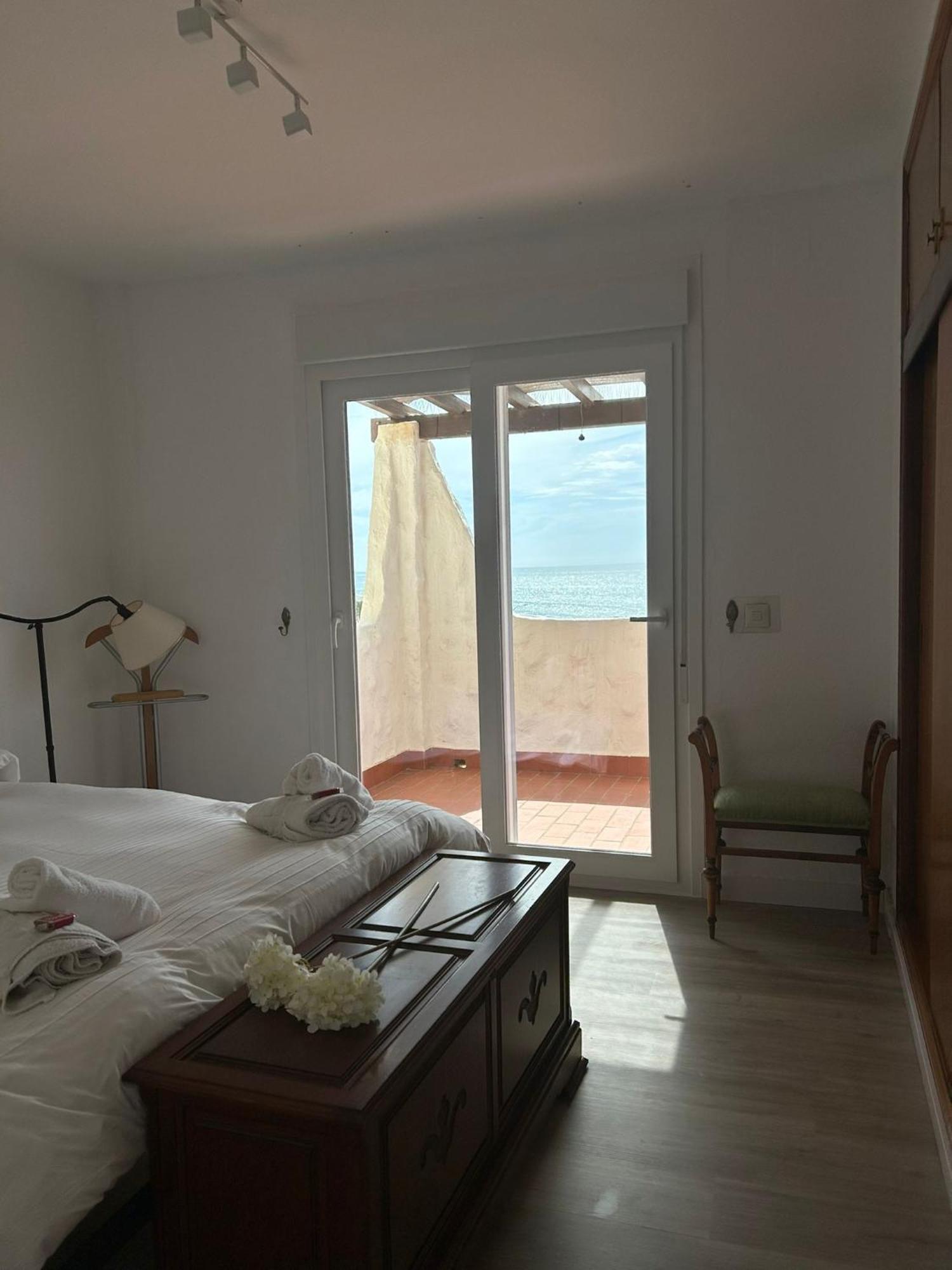 Atico Sobre El Mar Appartement Benajarafe Buitenkant foto